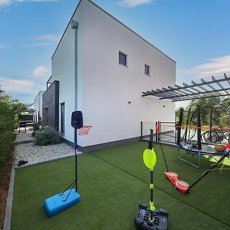 Nerina Villa *